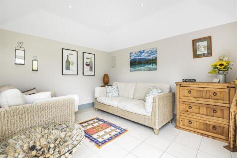 SUMMER HOUSE (PIC 2)