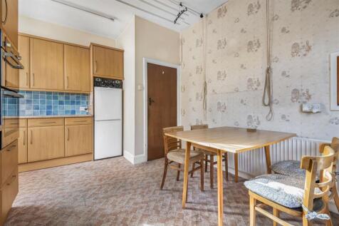 KITCHEN (Pic 2)