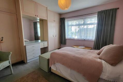 REAR BEDROOM (first floor)