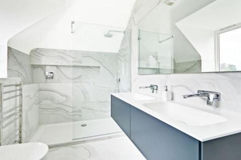 LUXURY EN-SUITE