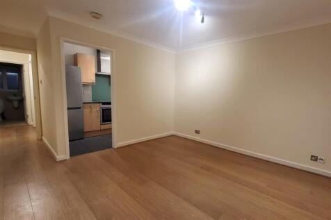 RECEPTION ROOM (pic 2)