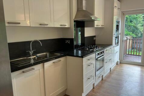 KITCHEN / DINER (pic 3)