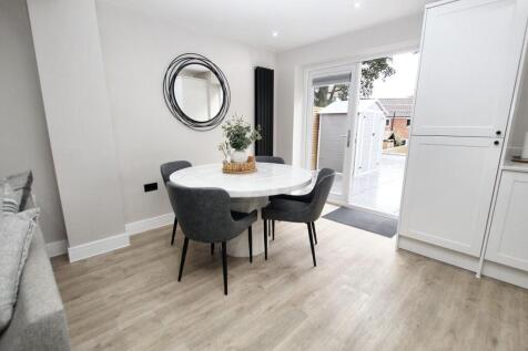Kitchen / Diner (Open plan into Lounge)