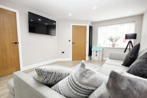 Lounge (Open plan into Kitchen Diner)