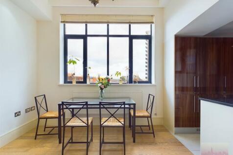 Lounge/Diner