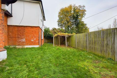 CAM01320G0-PR0272-STILL019.jpg