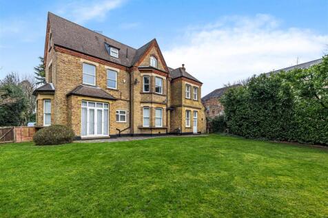 3 Rowney - Rear External.jpg