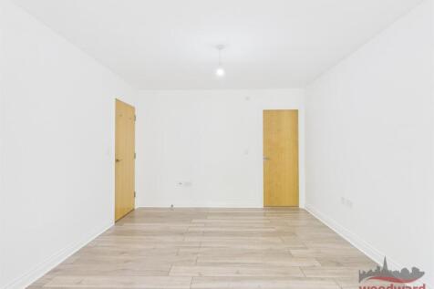 CAM01320G0-PR0348-STILL008.jpg