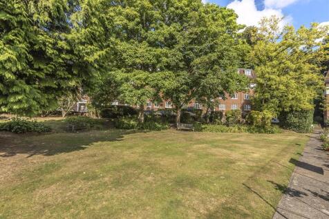 61 Herga Court - Communal Garden.jpg