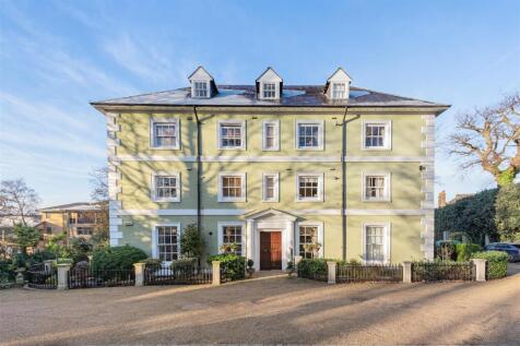 15 The Mount House - Front External.jpg