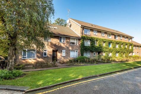 36 Moat Lodge - Front External 2.jpg