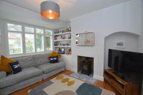 78 Wills Crescent living room.JPG