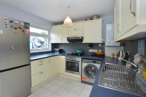 78 Wills Crescent kitchen.JPG