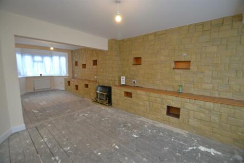25 Bridge Way living room.JPG