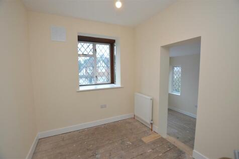 25 Bridge Way bed3.JPG