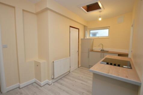 25 Bridge Way kitchen2.JPG