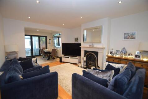 15 The Ridge living room .JPG