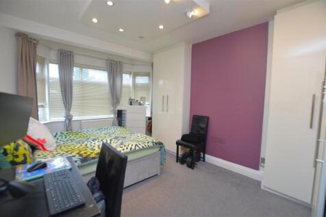 245 Argyle Avenue bed1.JPG