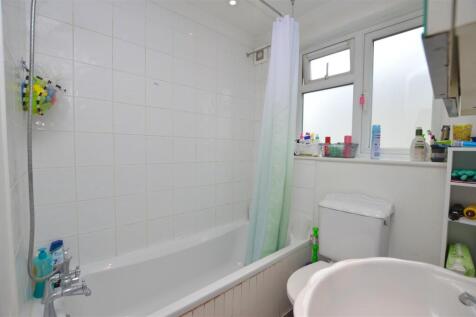 245 Argyle Avenue bathroom.JPG