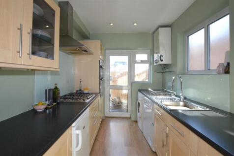5 Millwood Road 2025 kit.JPG