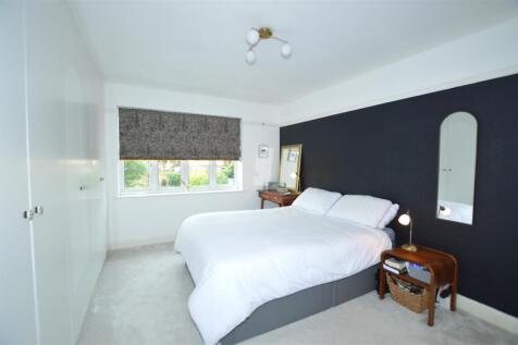 5 Millwood Road 2025 bed 1b.JPG