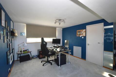 5 Millwood Road 2025 Bed 4 top a.JPG
