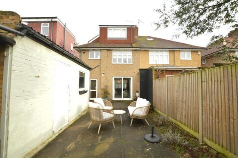 5 Millwood Road 2025 rear.JPG
