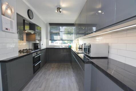 253 Nelson Road kitchen.JPG