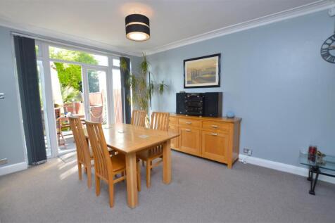 253 Nelson Road dining room.JPG