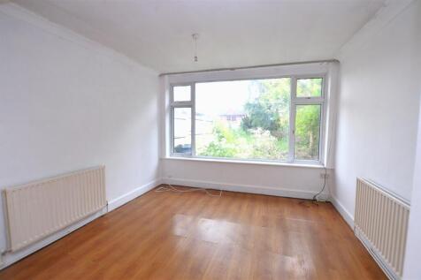 138 Whitton Road living room.JPG