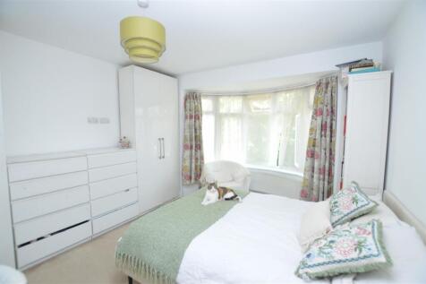 92 St Stephens Road bed 1.JPG