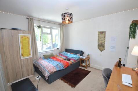 92 St Stephens Road bed 2.JPG
