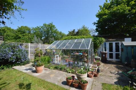 92 St Stephens Road rear of gdn.JPG