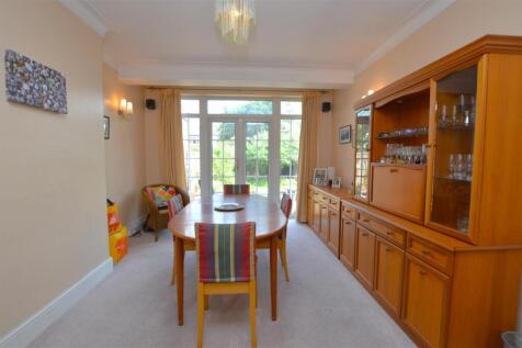 33 Strathearn Avenue dining room.JPG