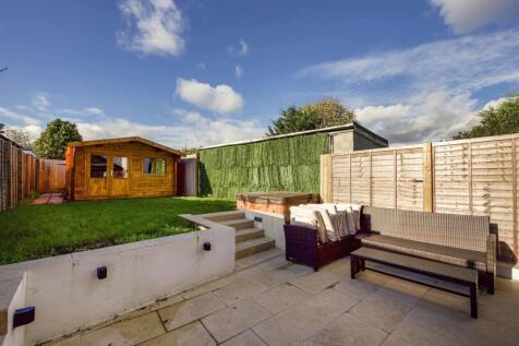 231 Whitton Dene gdn patio.jpg