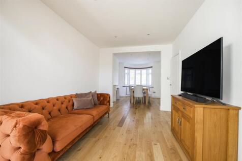 231 Whitton Dene through.jpg