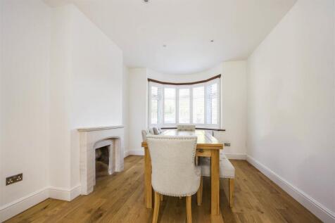 231 Whitton Dene front room.jpg