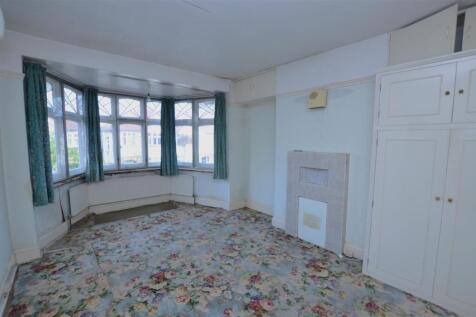 14 Pauline Crescent bed1.JPG