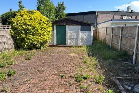14 Pauline Crescent garden sunny.jpg