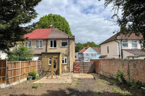 32 Saxon Avenue rear.jpg