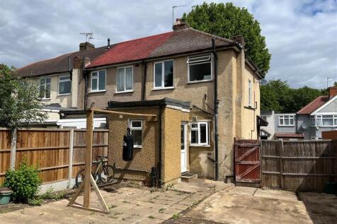 32 Saxon Avenue rear 2.jpg