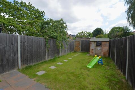 75 Whitton Dene garden2.JPG