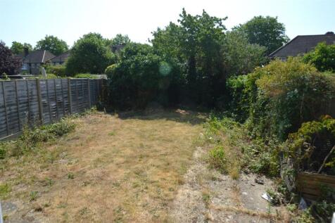 50 Pauline Crescent gdn.JPG