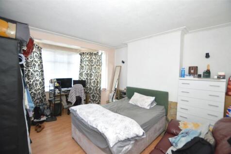 50 Pauline Crescent front reception.JPG