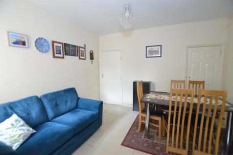 90 Cromwell Road dining room.JPG