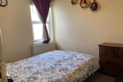 90 Cromwell Road bedroom2 new.jpg