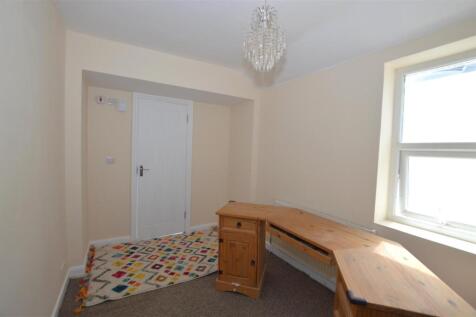 90 Cromwelll Road bedroom 2.JPG