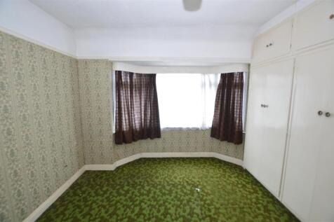 11 Milner Drive bed 1.JPG