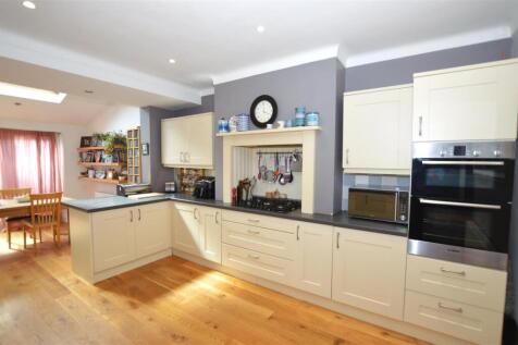 62 Ryecroft Avenue kit c.JPG