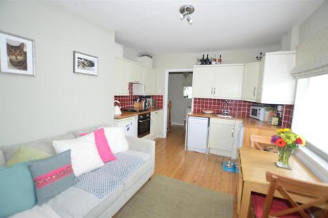 37 Collingwood Close Kitchen July 25.JPG